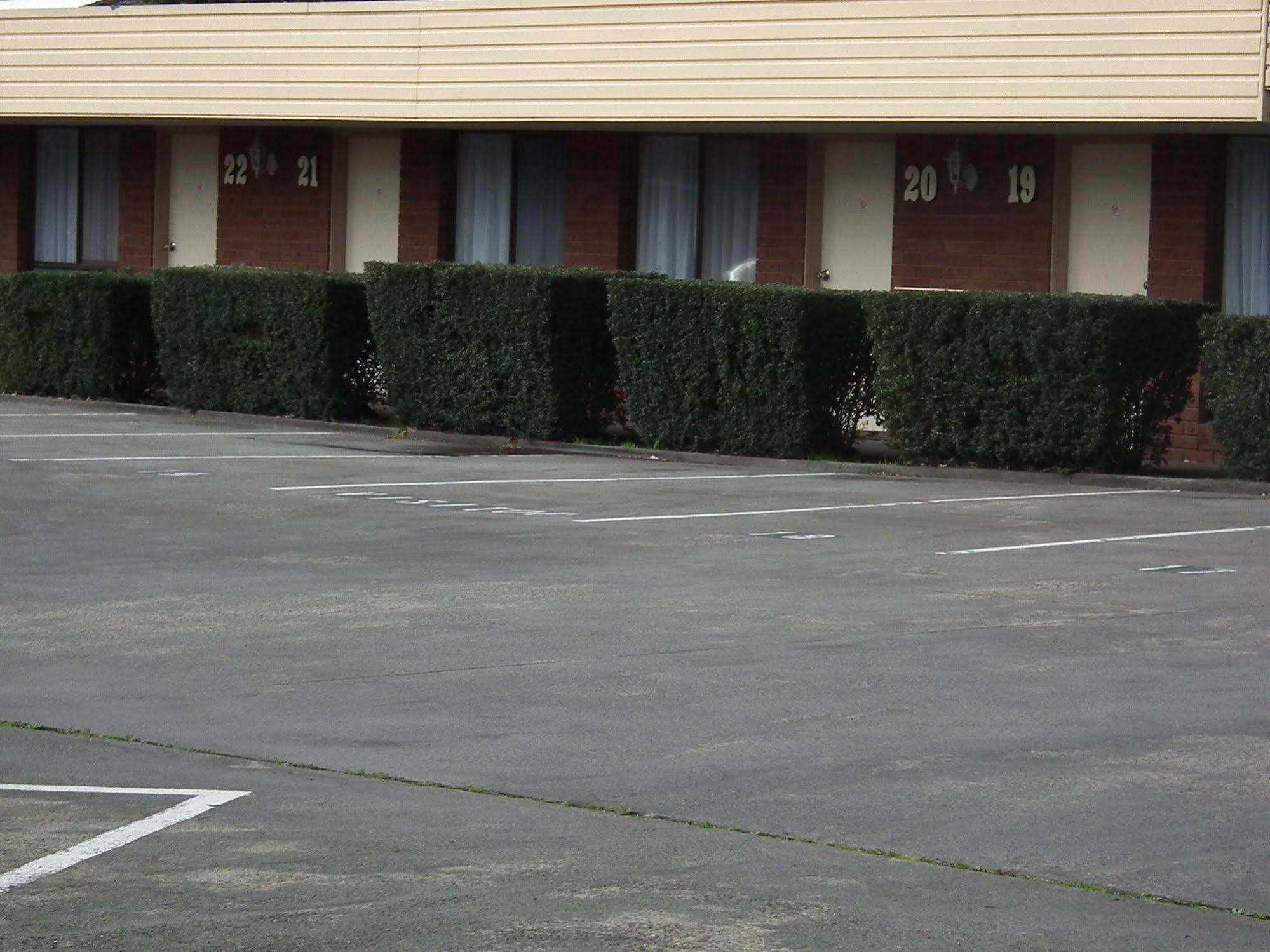 เบอร์วูด อีส โมเทล Motel ภายนอก รูปภาพ